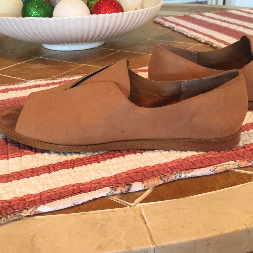 1. State Shoes - Picture 2 of 7